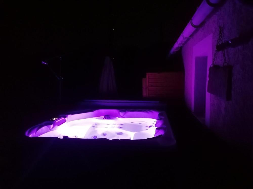 Gite De Charme Spa Privatif L'Oustau Di Tonin Malaucène Exterior foto